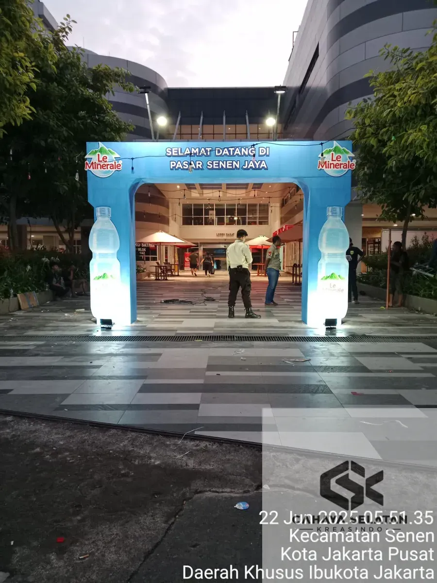 Gate Entrance Custom Le Minerale untuk Aktivasi Brand