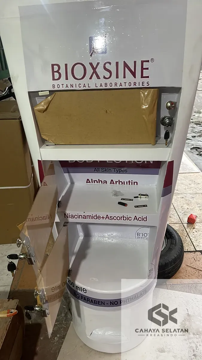 Promotional Display Bioxsine — Detail Finishing