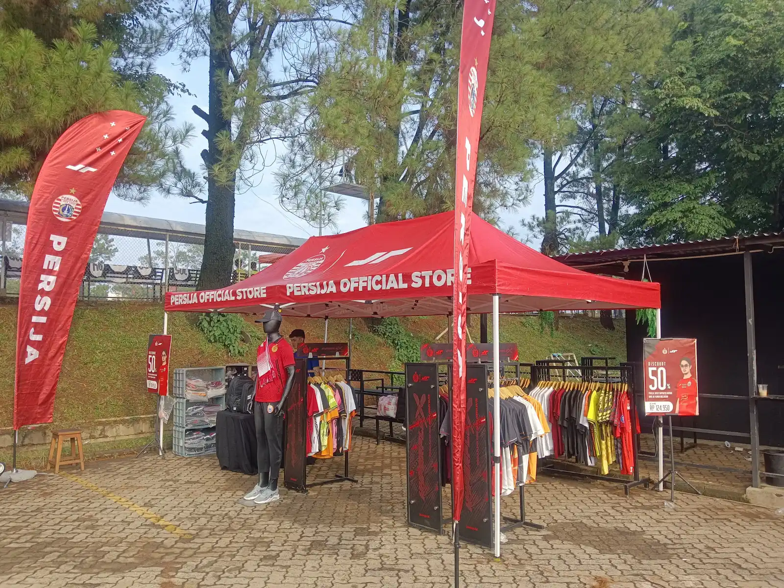 Sewa Stand Booth, Tenda, Meja & Kursi Event